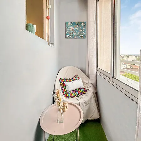 Confort Et Vue A Deux Pas Du Centre Apartamento Reims