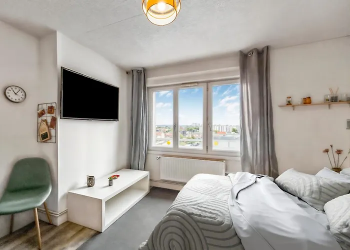 Confort Et Vue A Deux Pas Du Centre 兰斯